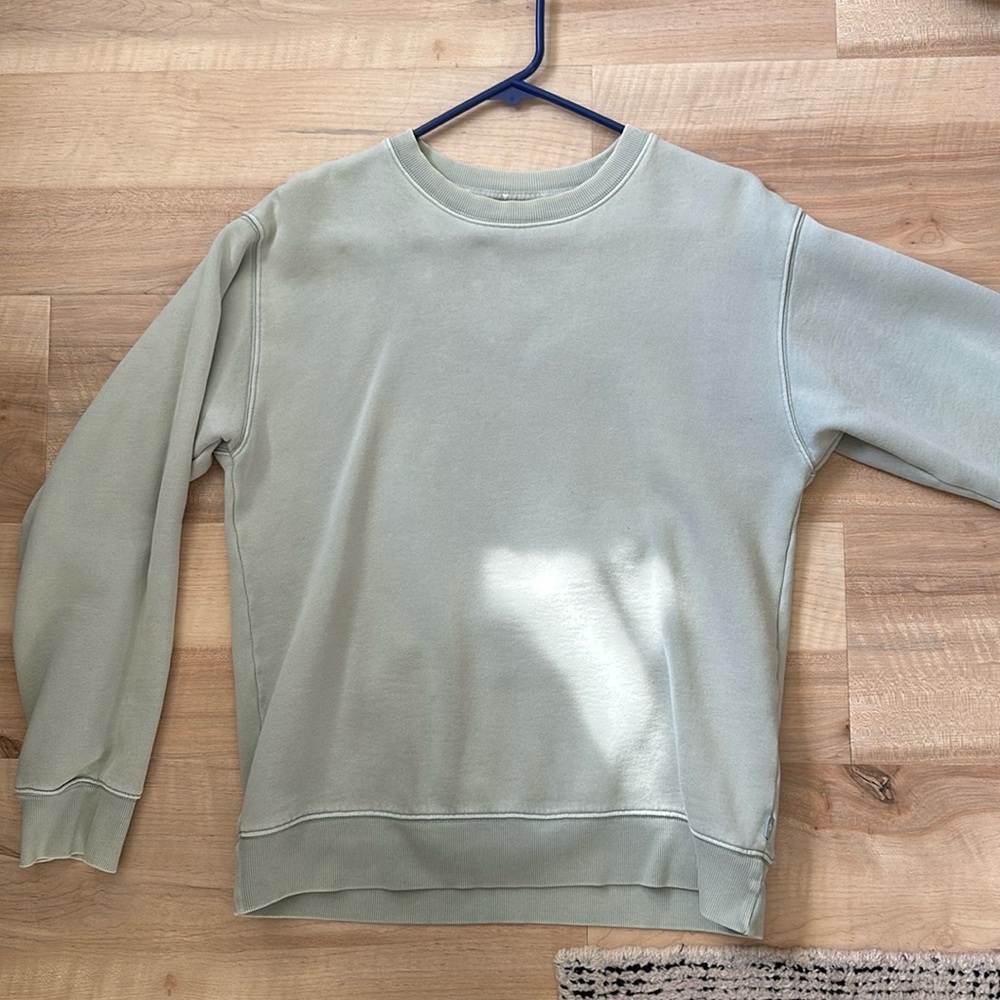 Aritzia TNA sweatshirt size S washed green